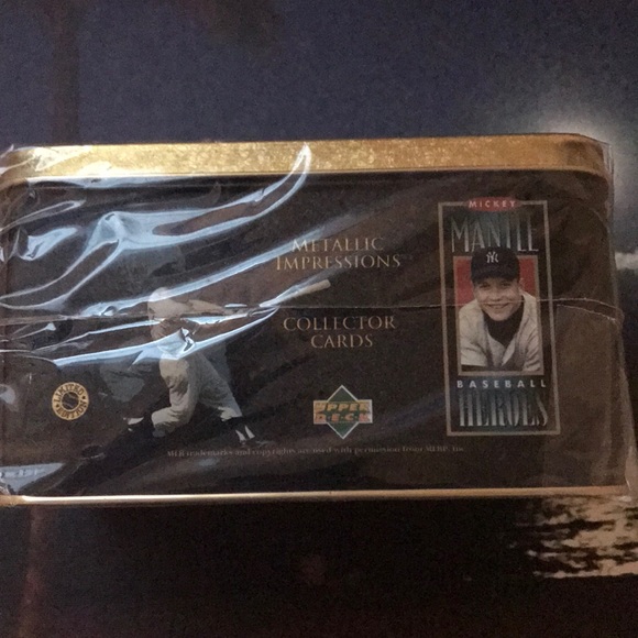 MICKEY MANTLE COLLECTOR CARDS - Picture 4 of 5